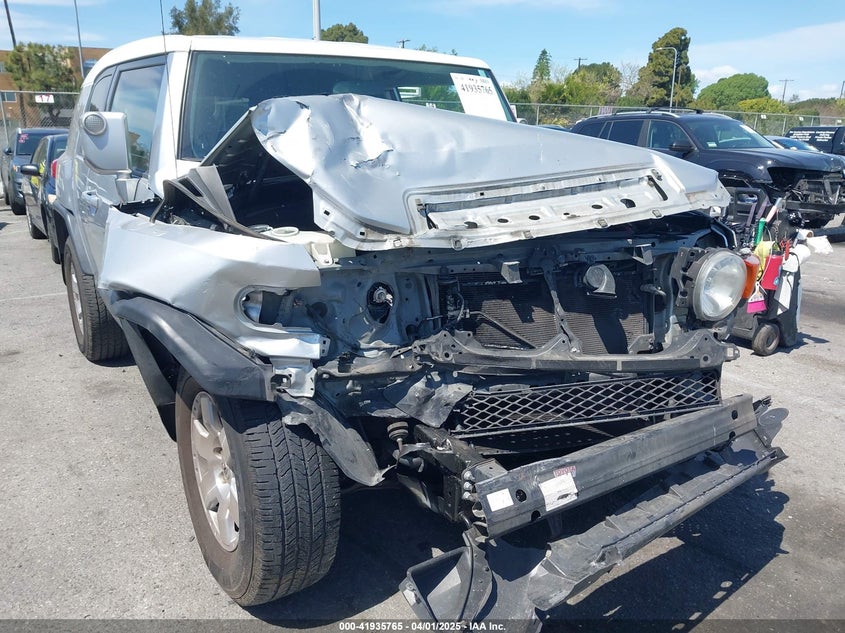 2007 TOYOTA FJ CRUISER VIN: JTEZU11F570008962