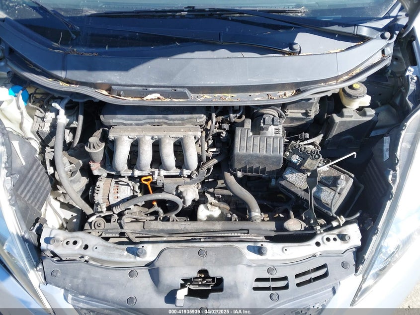 2012 HONDA FIT VIN: JHMGE8H35CC025295