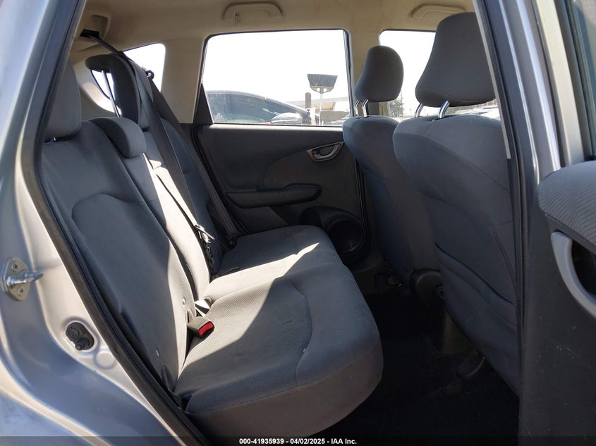 2012 HONDA FIT VIN: JHMGE8H35CC025295