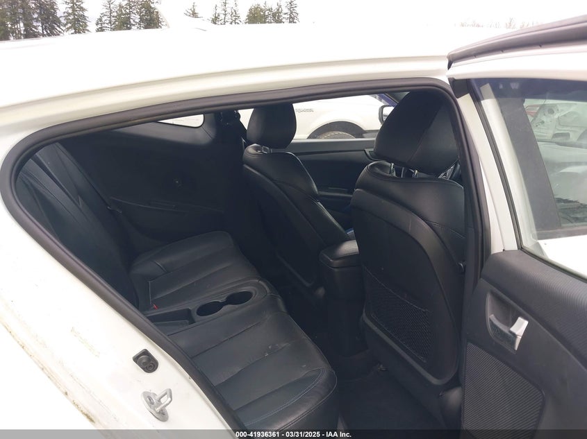 2013 HYUNDAI VELOSTER VIN: KMHTC6AE7DU128800