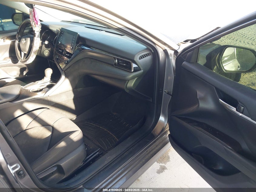 2021 TOYOTA CAMRY LE - 4T1C11AK1MU548292