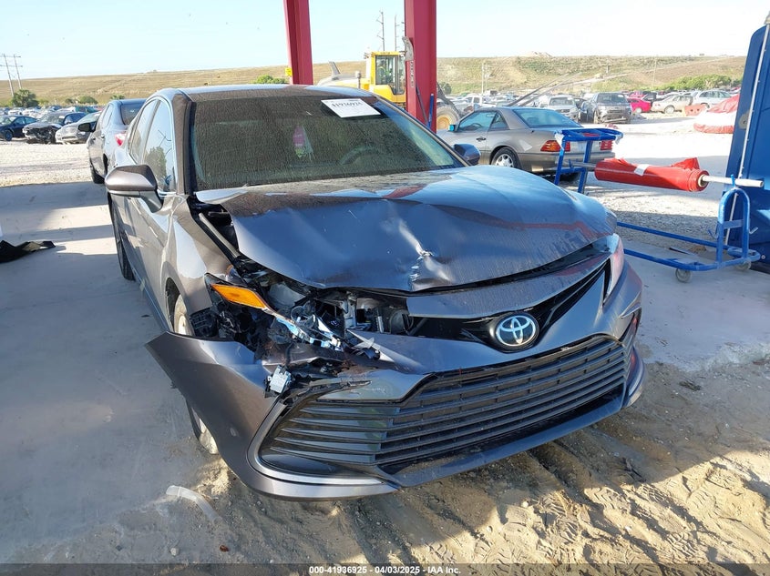 2021 TOYOTA CAMRY LE - 4T1C11AK1MU548292