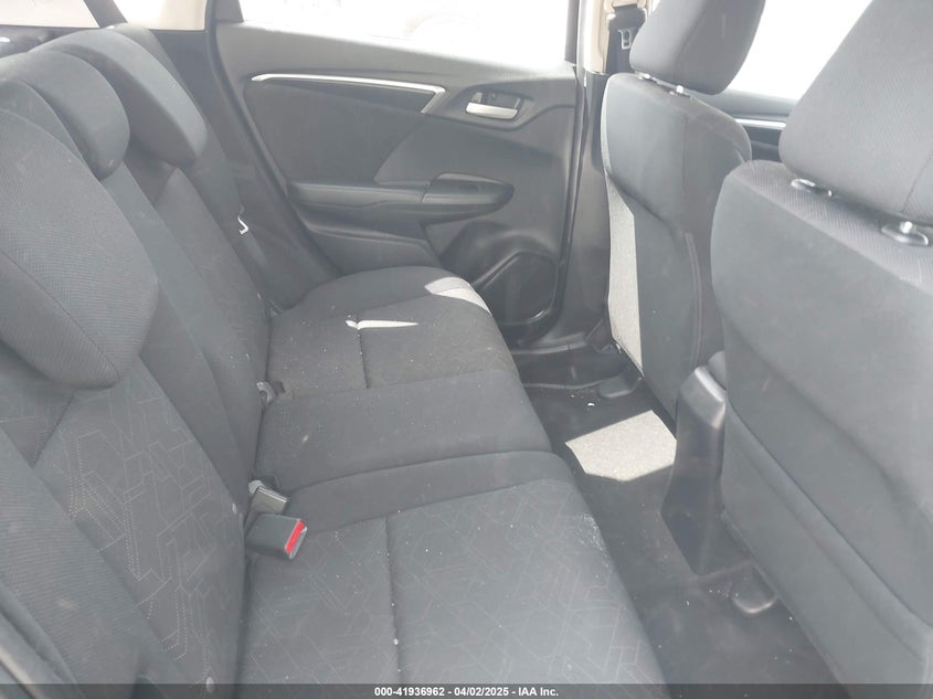 2015 HONDA FIT VIN: 3HGGK5H83FM770734