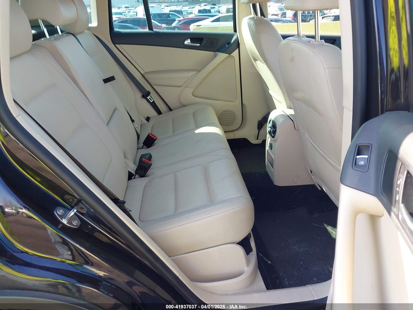 2014 VOLKSWAGEN TIGUAN VIN: WVGBV3AX2EW510518