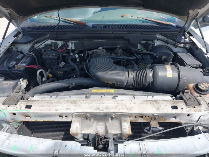 2000 Ford Expedition Eddie Bauer VIN: 1FMRU17L6YLB62674 Lot: 41937169