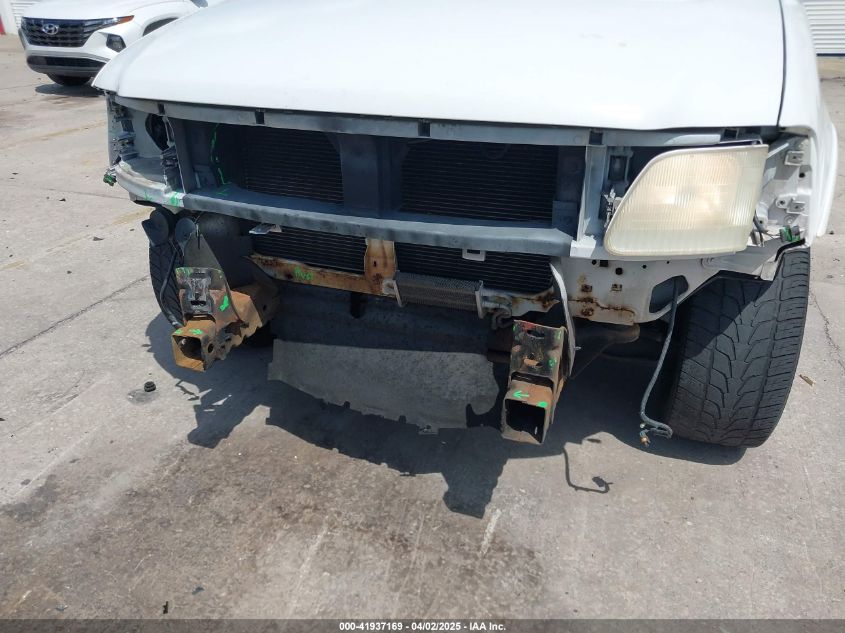 2000 Ford Expedition Eddie Bauer VIN: 1FMRU17L6YLB62674 Lot: 41937169