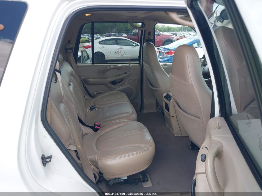 2000 Ford Expedition Eddie Bauer VIN: 1FMRU17L6YLB62674 Lot: 41937169