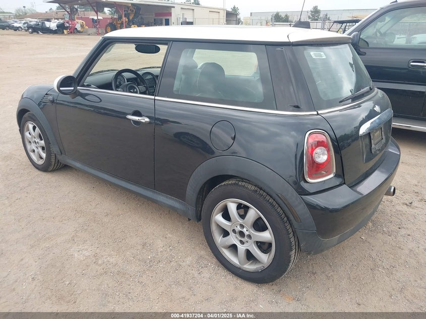 2009 MINI COOPER VIN: WMWMF33559TU70378