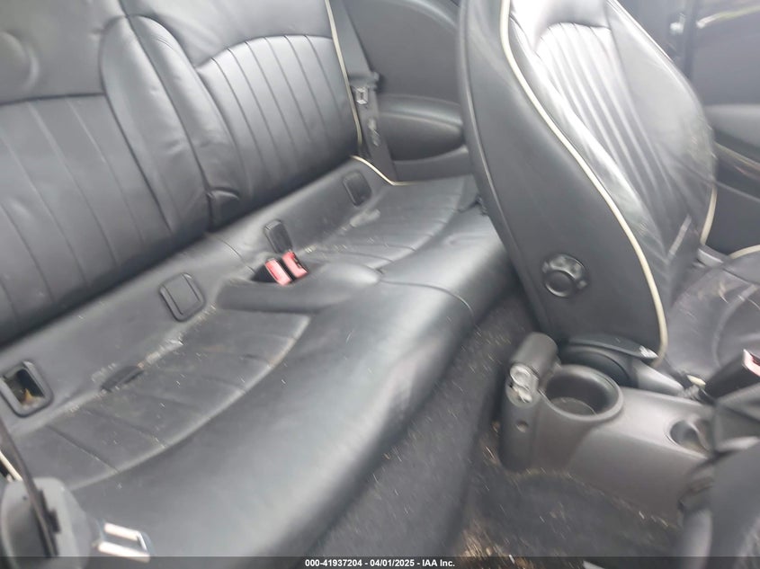 2009 MINI COOPER VIN: WMWMF33559TU70378