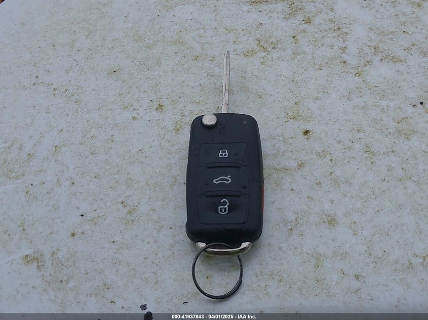 2012 VOLKSWAGEN TIGUAN VIN: WVGBV7AX0CW505712