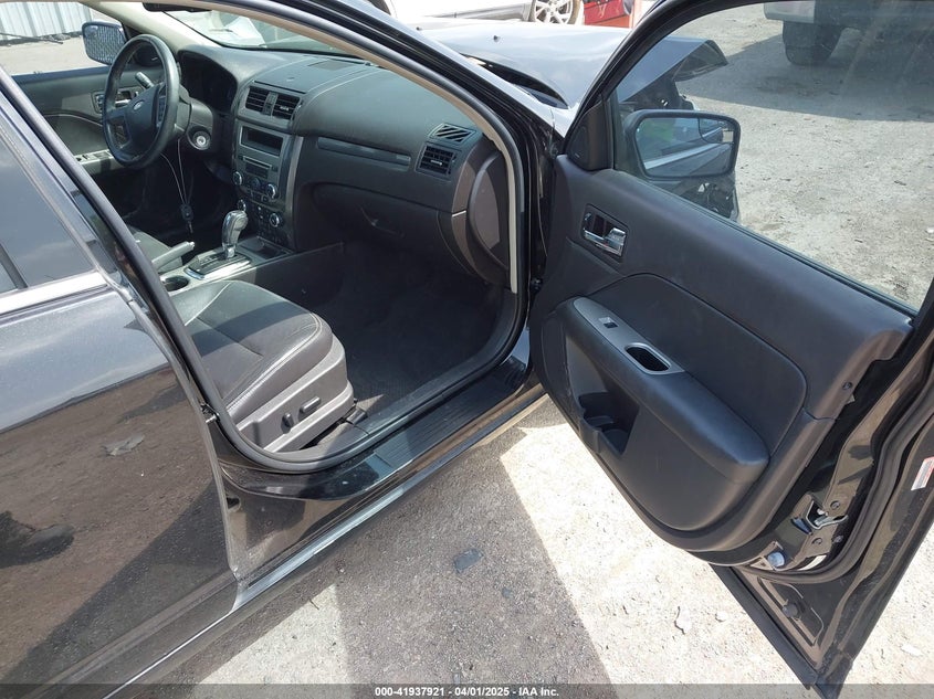 2011 FORD FUSION VIN: 3FAHP0JA4BR196345