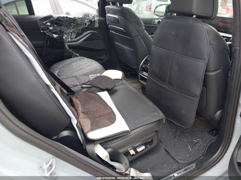 2025 BMW X7 - 5UX33EM04S9X73210