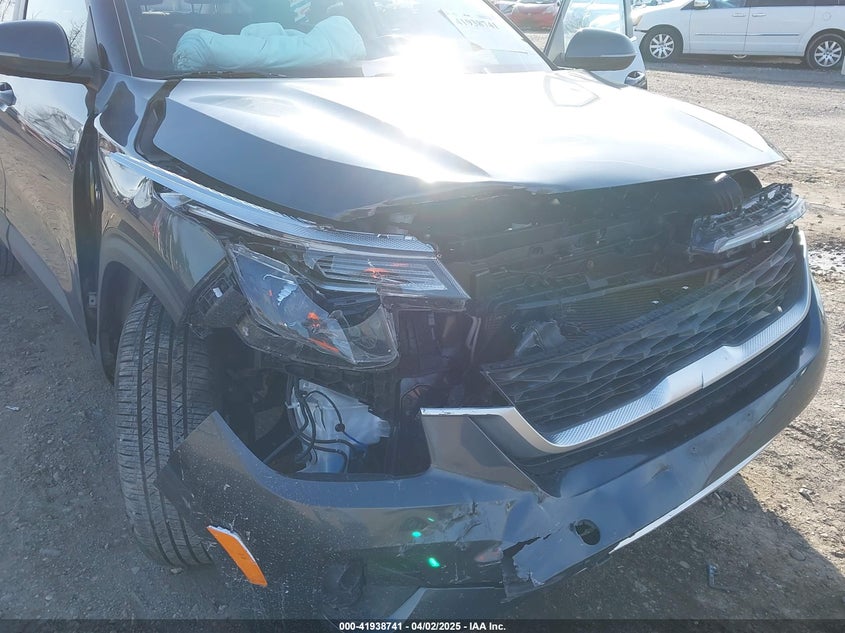 2021 KIA SELTOS VIN: KNDEUCAA2M7096049