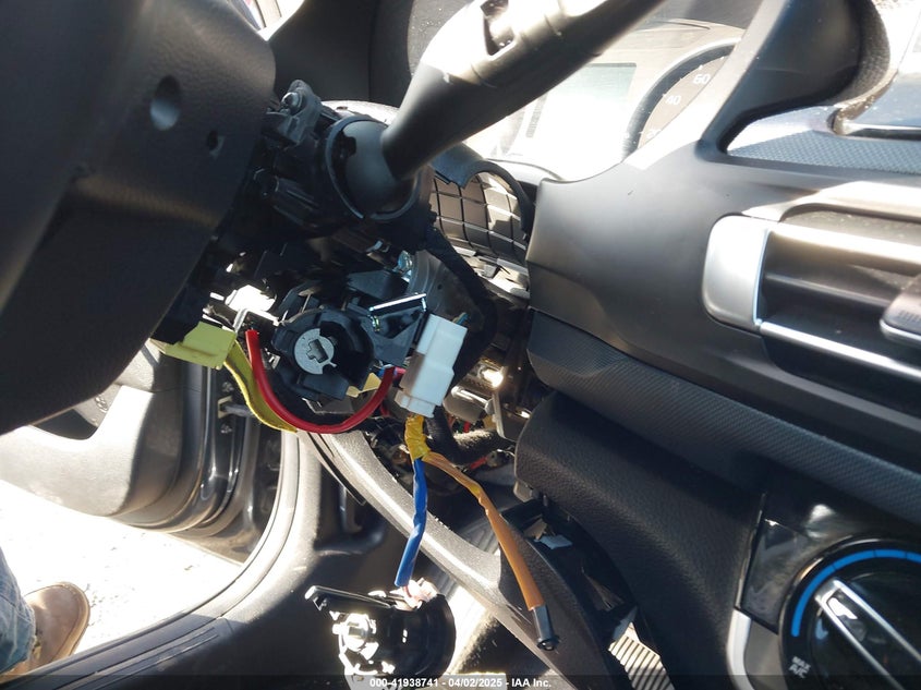 2021 KIA SELTOS VIN: KNDEUCAA2M7096049