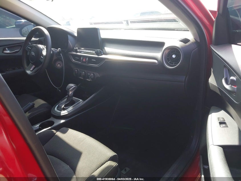 2021 KIA FORTE VIN: 3KPF24ADXME304866