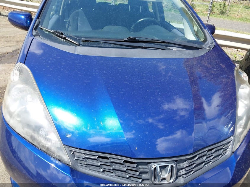 2013 HONDA FIT VIN: JHMGE8H57DC067048