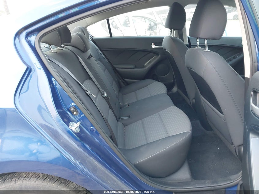 2017 KIA FORTE VIN: 3KPFL4A74HE021750