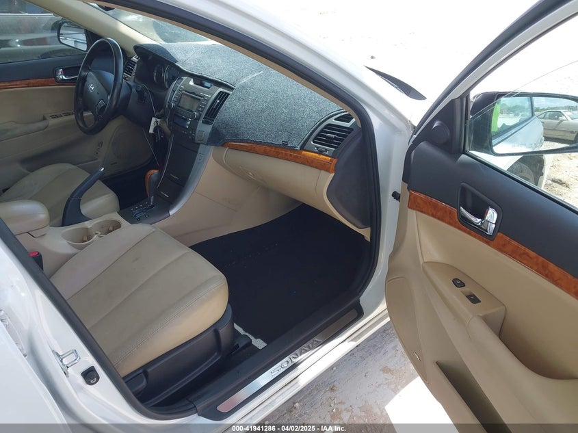2009 HYUNDAI SONATA VIN: 5NPEU46F39H515782