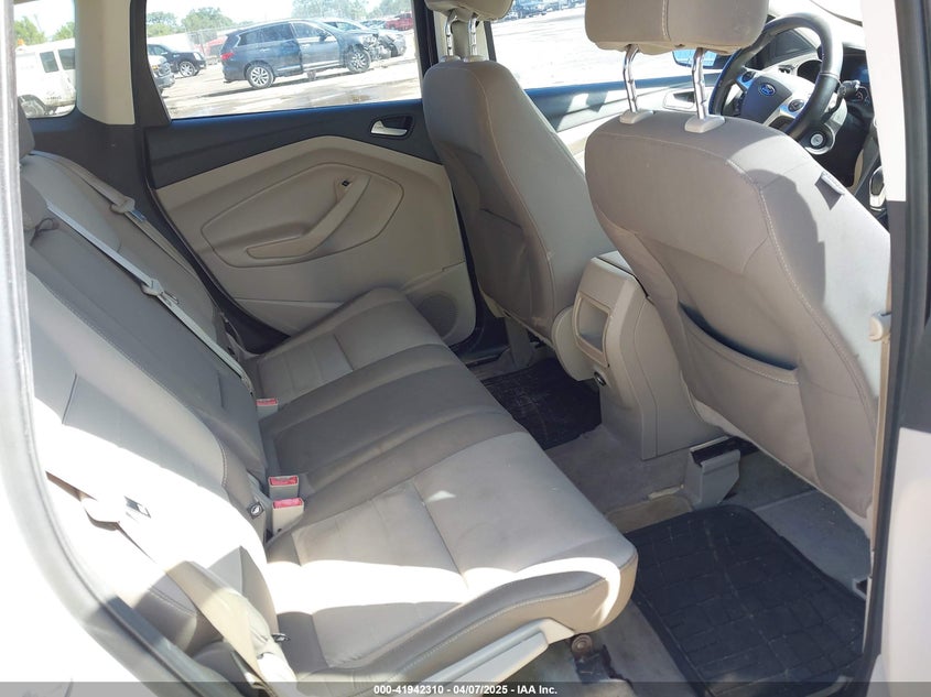 2015 FORD ESCAPE VIN: 1FMCU0GX7FUA22322
