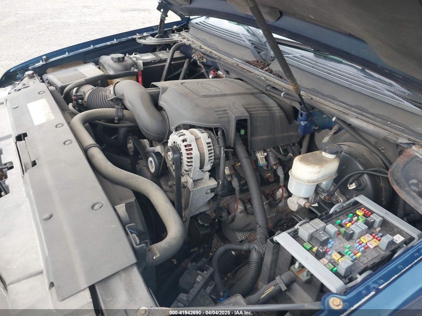 2007 CHEVROLET SUBURBAN 1500 VIN: 1GNFC16J47R207494