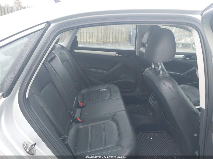 2013 VOLKSWAGEN PASSAT VIN: 1VWBP7A37DC078427