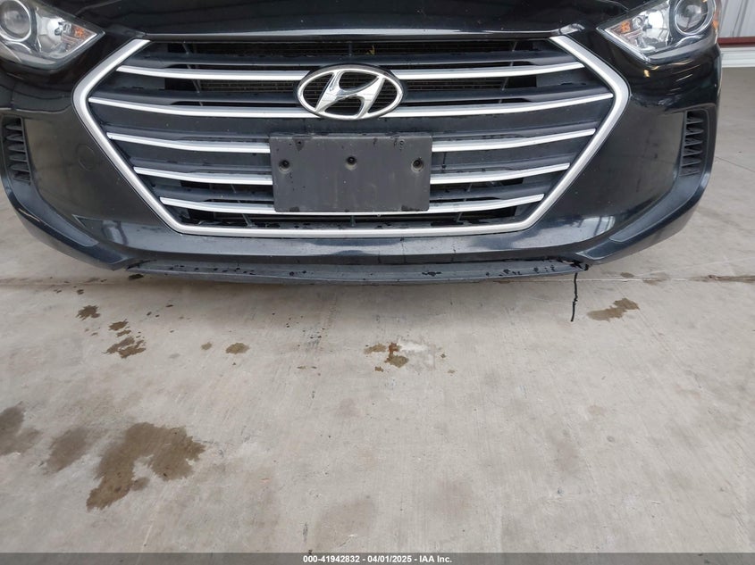 2018 HYUNDAI ELANTRA VIN: KMHD74LF8JU520442