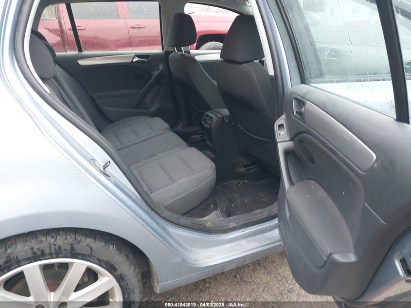 2011 VOLKSWAGEN GOLF VIN: WVWDM7AJ9BW238175