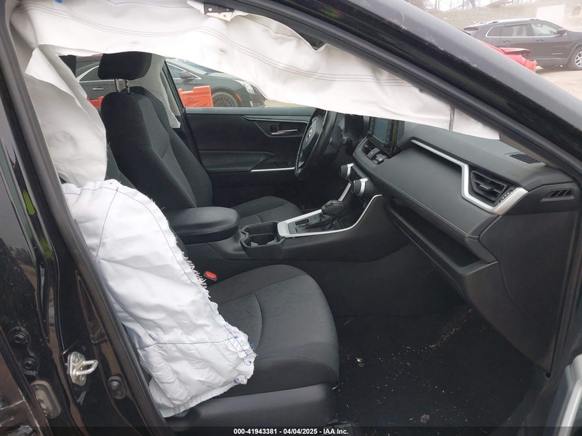 2020 TOYOTA RAV4 XLE - 2T3P1RFV8LC117667