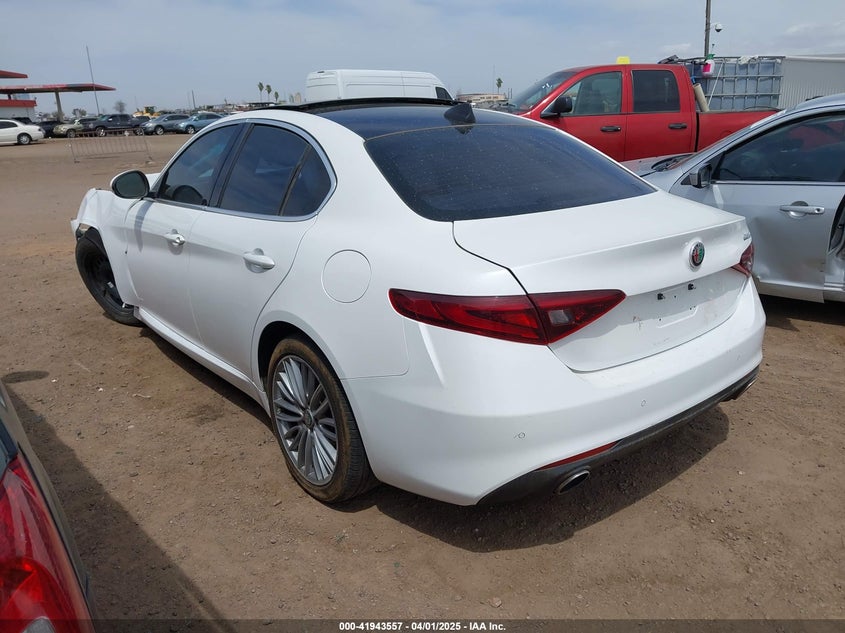 2017 ALFA ROMEO GIULIA VIN: ZARFAECN5H7554526