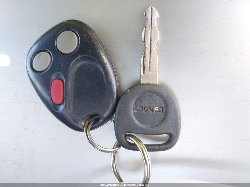 2004 GMC Yukon Denali VIN: 1GKEK63UX4J247273 Lot: 41944039