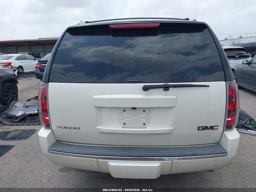 2013 GMC YUKON DENALI - 1GKS1EEF5DR326804