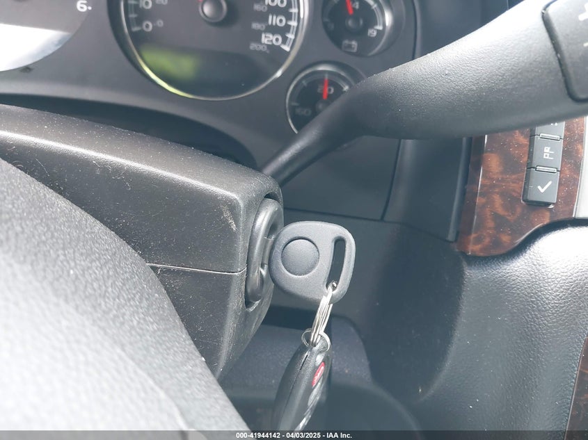 2013 GMC YUKON DENALI - 1GKS1EEF5DR326804