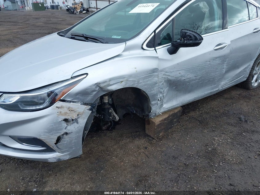 2018 CHEVROLET CRUZE VIN: 1G1BF5SM9J7222848