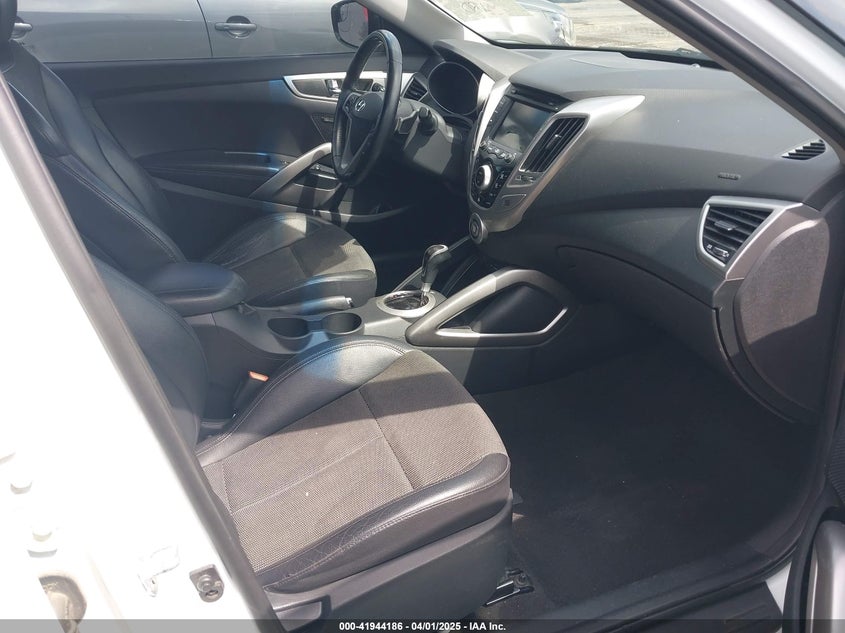 2015 HYUNDAI VELOSTER VIN: KMHTC6AD5FU231224