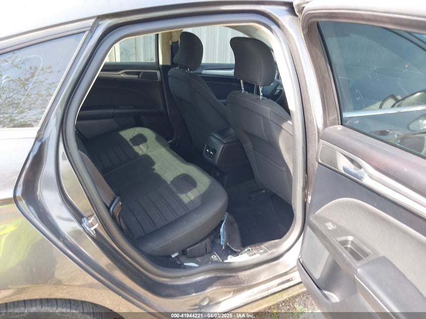 2019 FORD FUSION VIN: 3FA6P0HD9KR215415