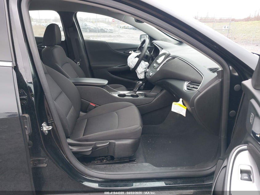 2019 CHEVROLET MALIBU VIN: 1G1ZD5ST3KF145719