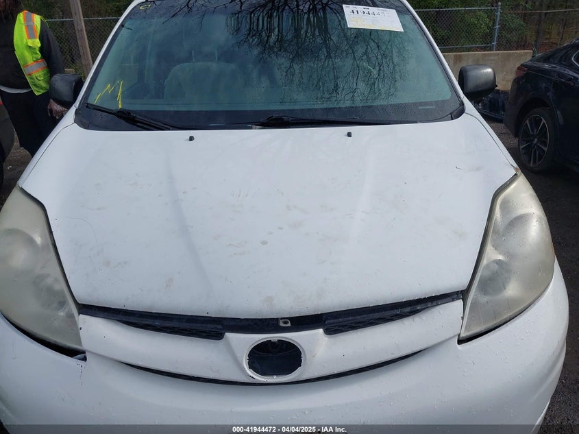 2008 TOYOTA SIENNA VIN: 5TDBK23C28S010610
