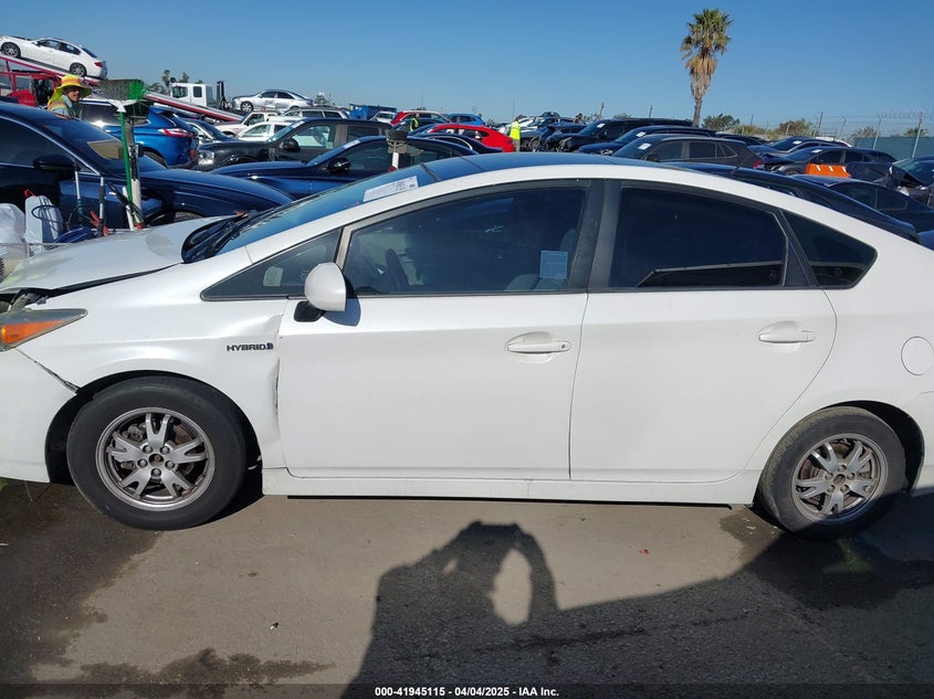 2011 TOYOTA PRIUS VIN: JTDKN3DU3B0318495