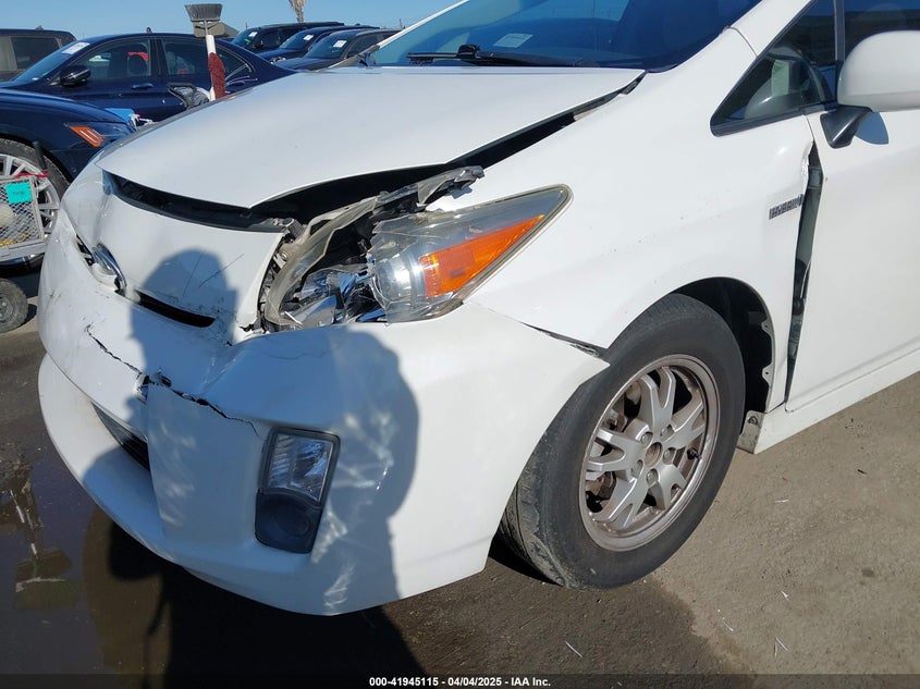 2011 TOYOTA PRIUS VIN: JTDKN3DU3B0318495