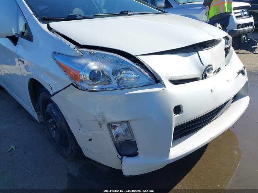 2011 TOYOTA PRIUS VIN: JTDKN3DU3B0318495