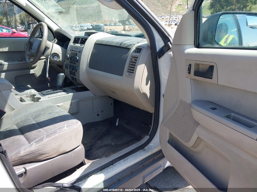 2010 FORD ESCAPE VIN: 1FMCU0DG7AKD20734