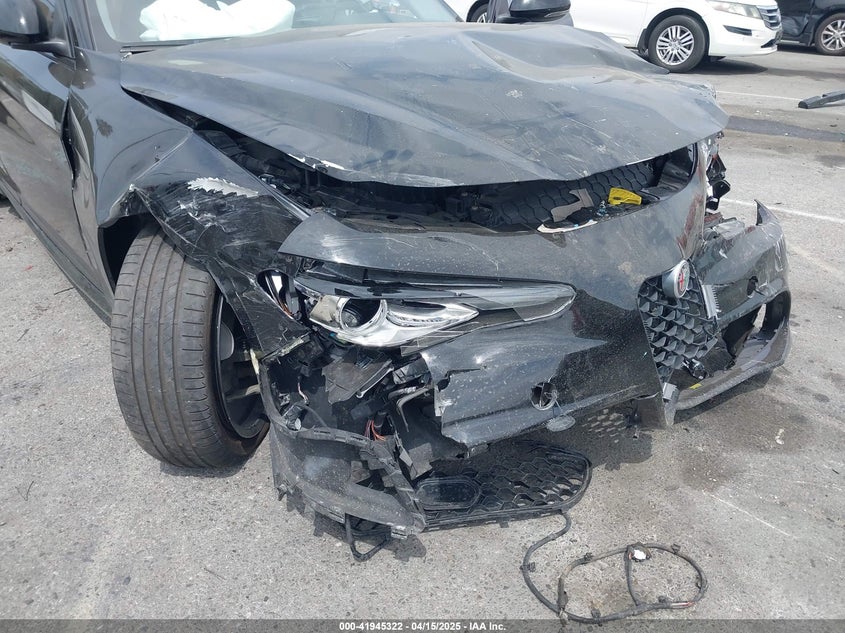2019 ALFA ROMEO GIULIA VIN: ZARFAMBN4K7605372