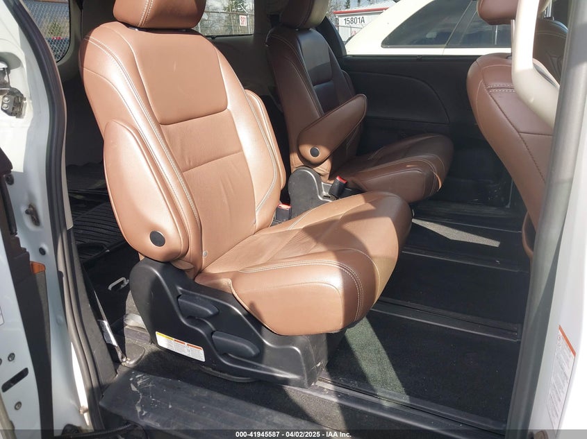 VIN 5TDDZ3DC6JS199051 2018 TOYOTA SIENNA LIMITED PREMIUM 7 PASSENGER