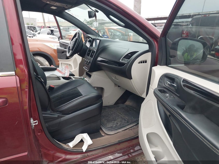 2017 DODGE GRAND CARAVAN VIN: 2C4RDGCG5HR557436