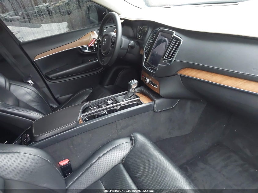 2017 VOLVO XC90 T6 - YV4A22PL6H1187726