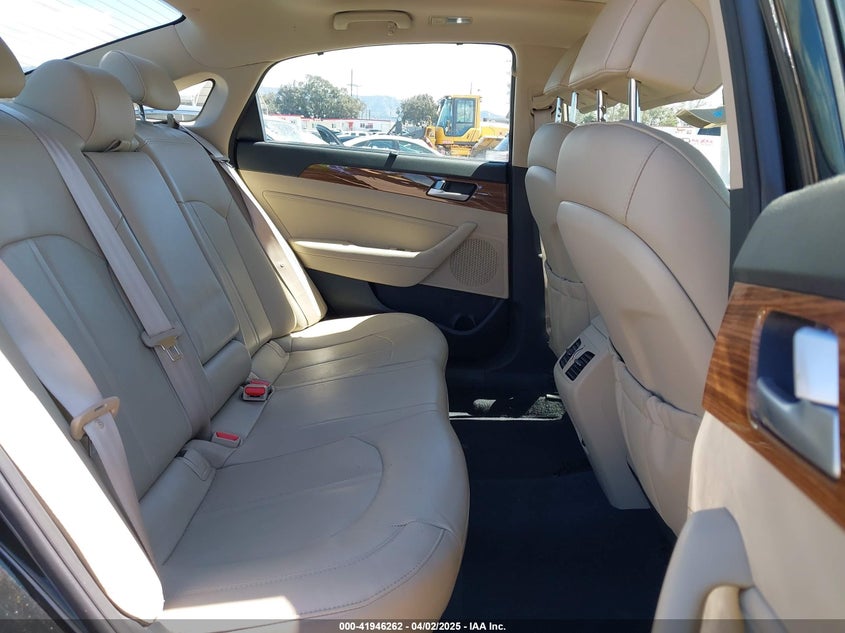 2015 HYUNDAI SONATA VIN: 5NPE34AFXFH163452