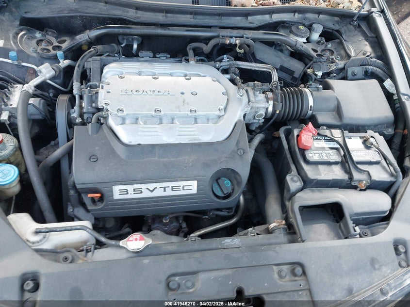 2008 HONDA ACCORD VIN: 1HGCS21828A009877