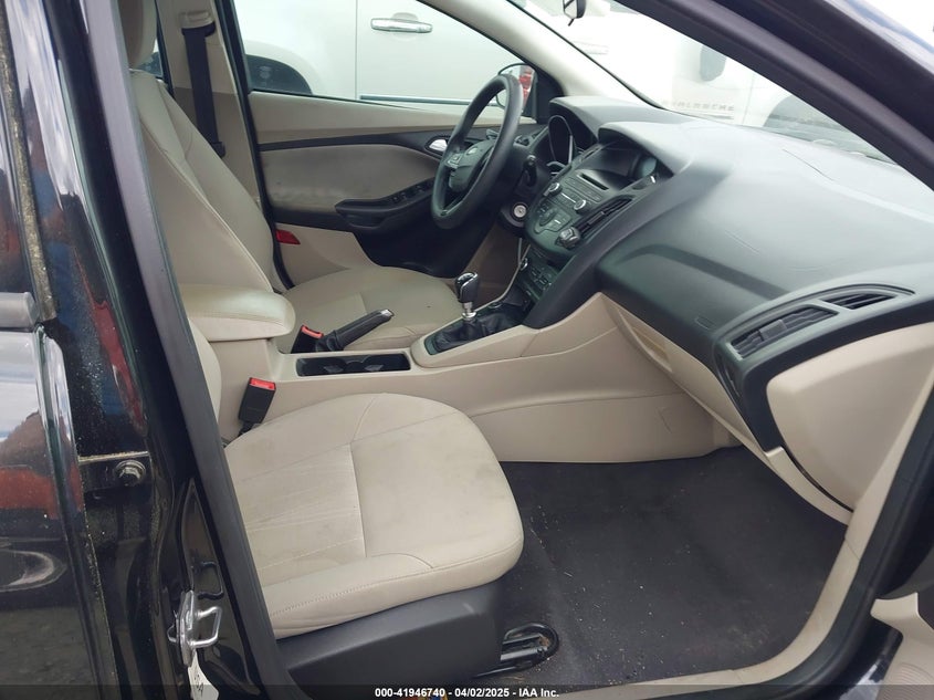 2015 FORD FOCUS VIN: 1FADP3KE2FL273042