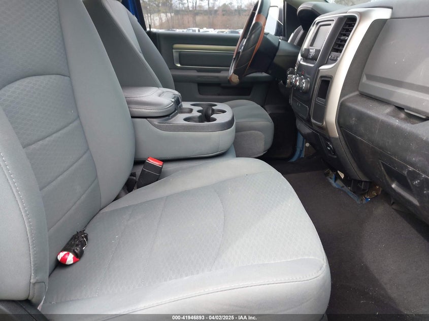 2018 RAM 1500 BIG HORN  4X4 6'4 BOX/HARVEST  4X4 6'4 BOX/LONE STAR  4X4 6'4 BOX/SLT  4X4 6'4 BOX - 1C6RR7GG1JS300930