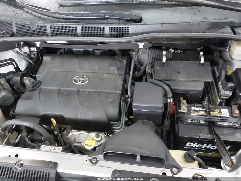 2011 TOYOTA SIENNA VIN: 5TDKK3DC3BS082251